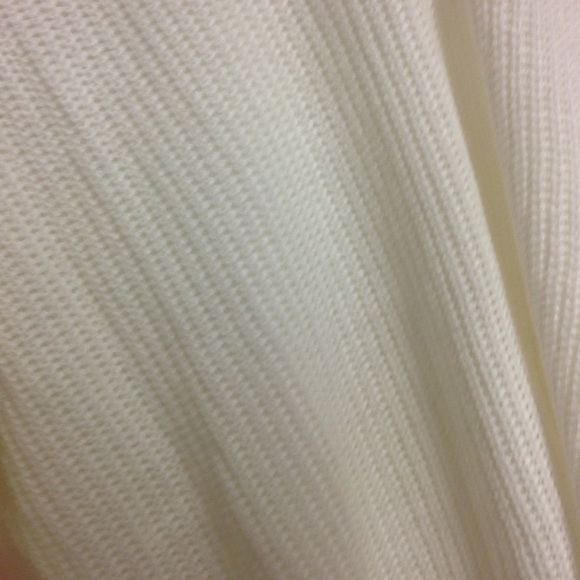 By versona long sleeve top. - Picture 4 of 4